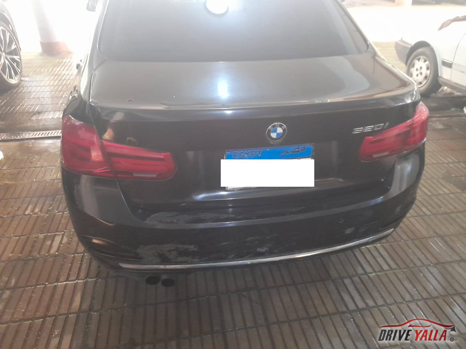 BMW 320i للبيع