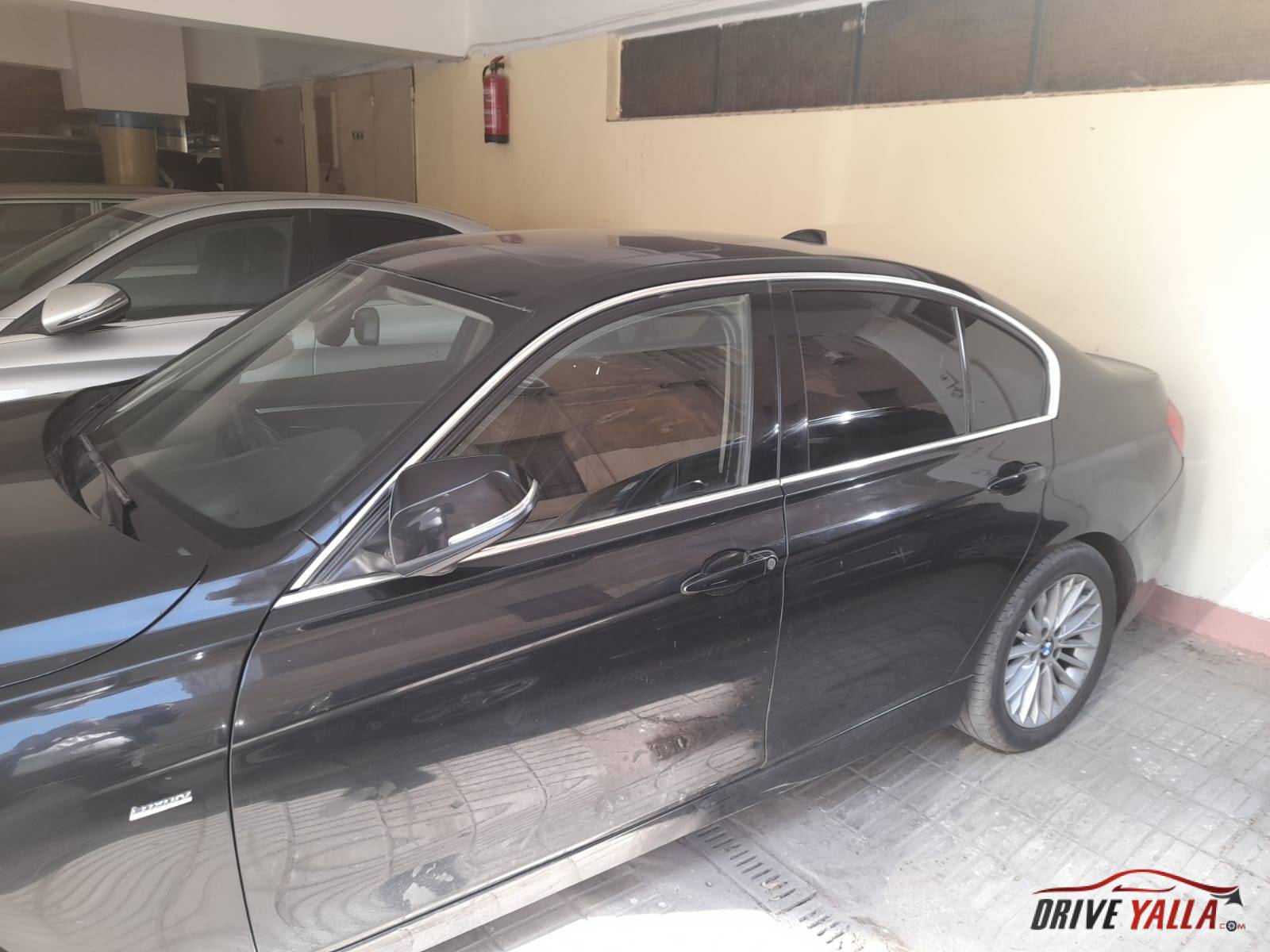 BMW 320i للبيع